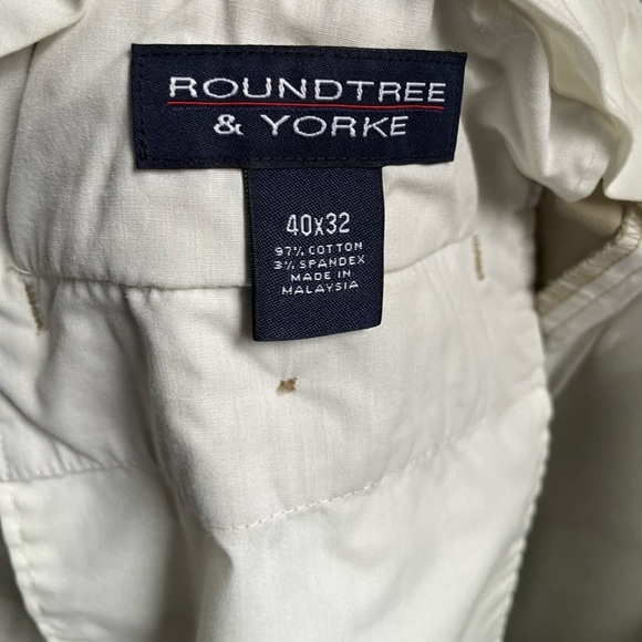 Roundtree & Yorke Men’s  khaki slacks Size 40x32 - Picture 6 of 10
